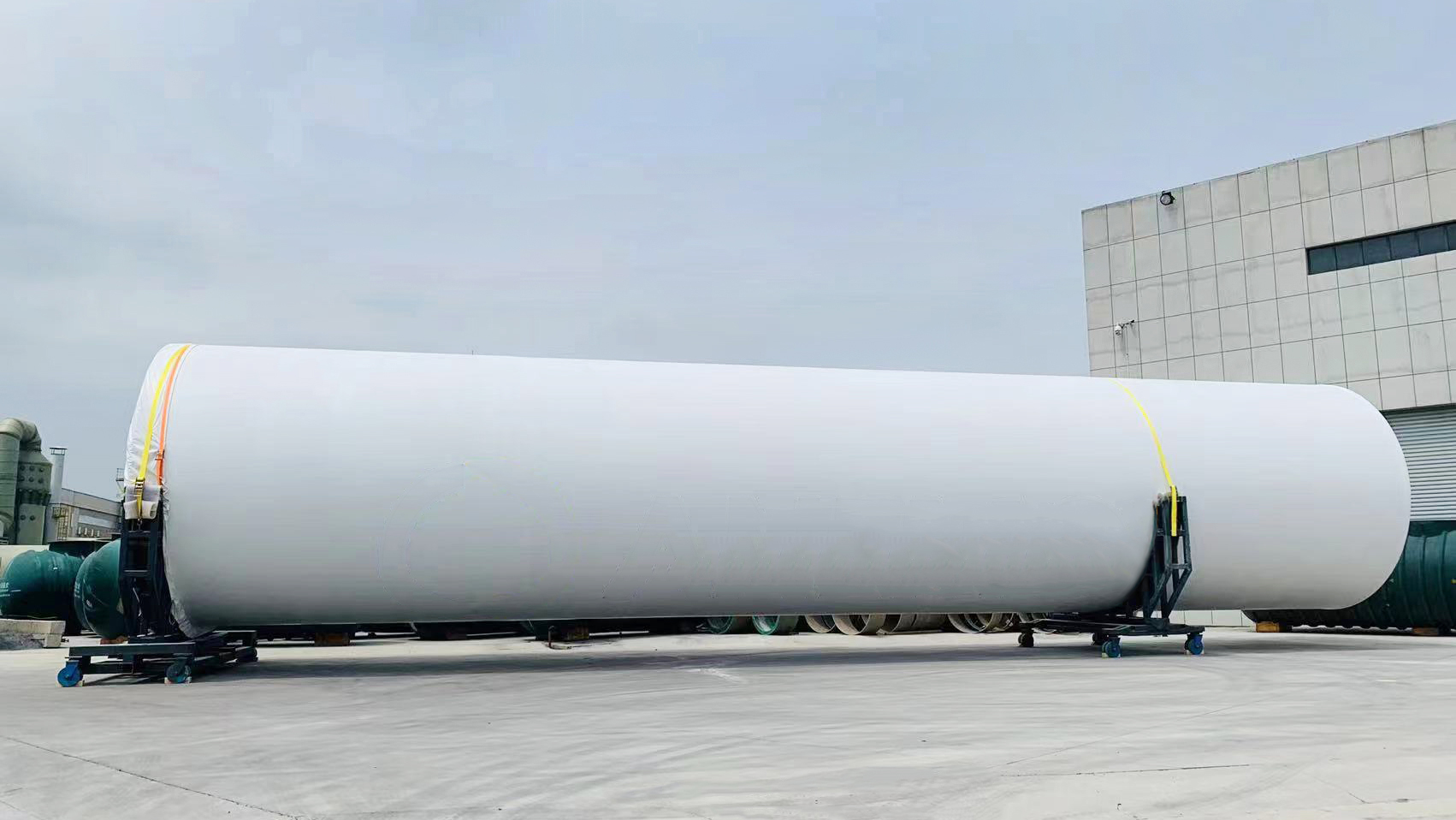 202205180909031652836143149565.jpg 國內首支船用旋筒風(fēng)帆在中復連眾成功下線(xiàn)-去logo.jpg